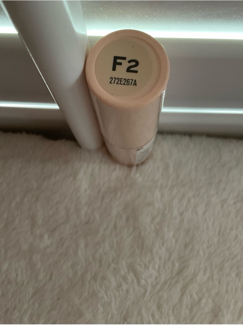 Revolution Fast Base Stick Foundation - Beige Peach - Picture 3 of 3